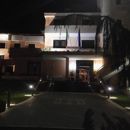 Hotel De La Ville & Centro Congressi بينيفنتو المظهر الخارجي الصورة