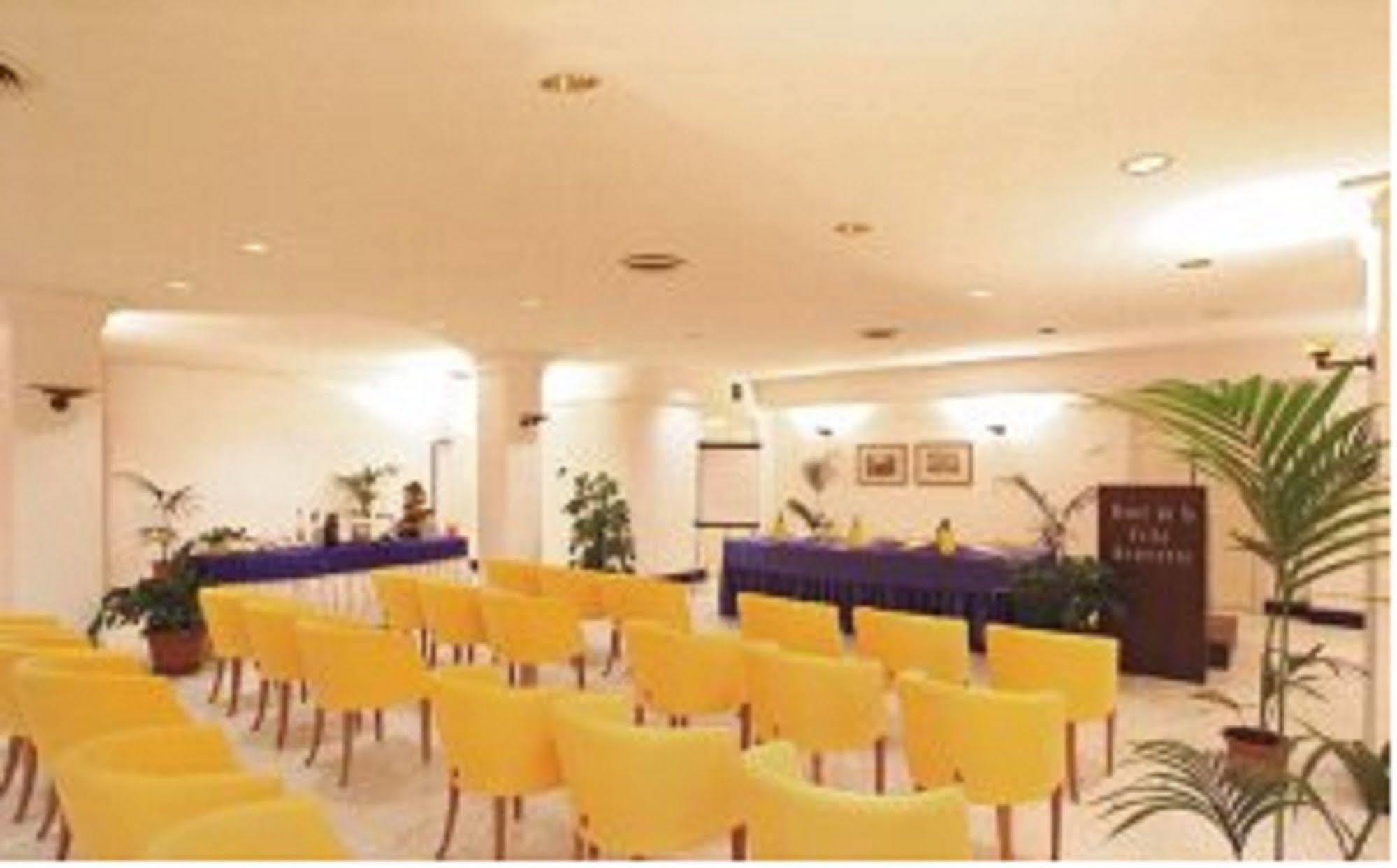 Hotel De La Ville & Centro Congressi بينيفنتو المظهر الخارجي الصورة